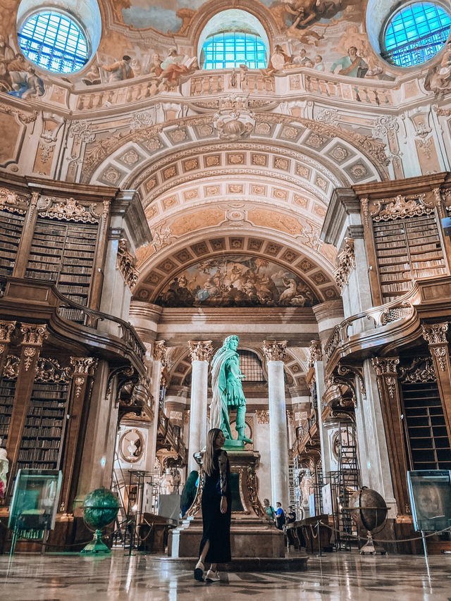 【オーストリア】ウィーンの世界一美しい図書館😍
