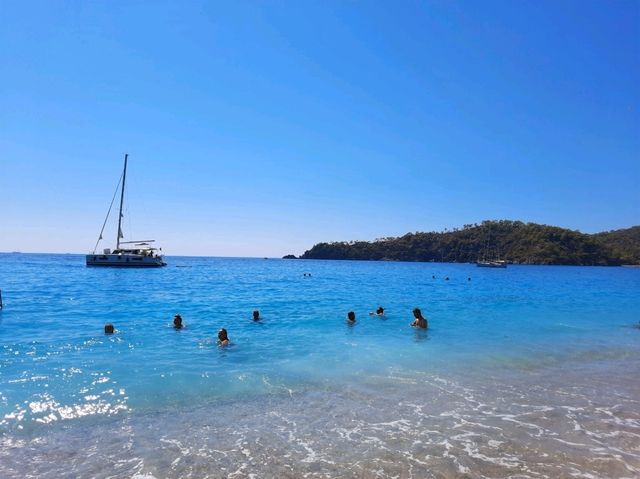 土耳其Oludeniz Beach死海海灘：藍寶石海水，天堂般的景色