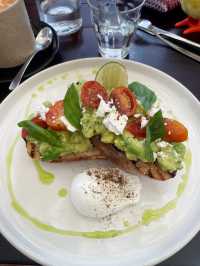 Trendy cafe in Uluwatu