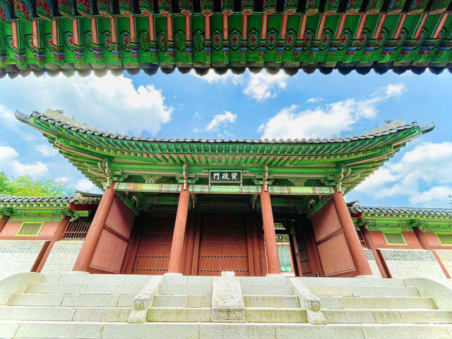 The beauty of traditional Korean architecture and culture🇰🇷👫