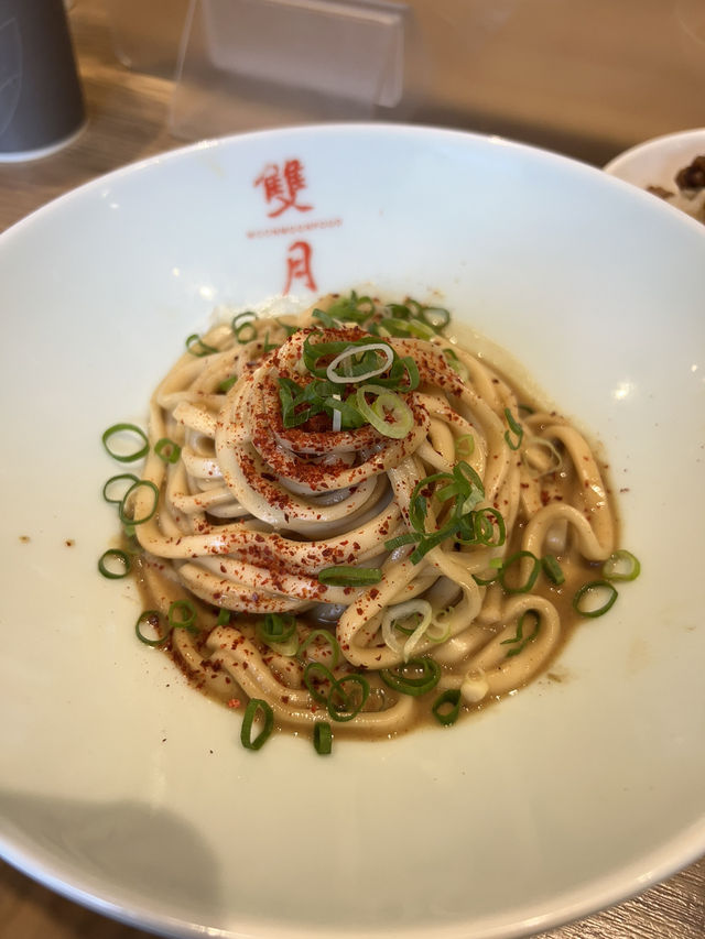 부모님 모시고 가기에도 좋은 로컬들이 가득한 타이베이 찐맛집 📍솽위에(moon moon food)