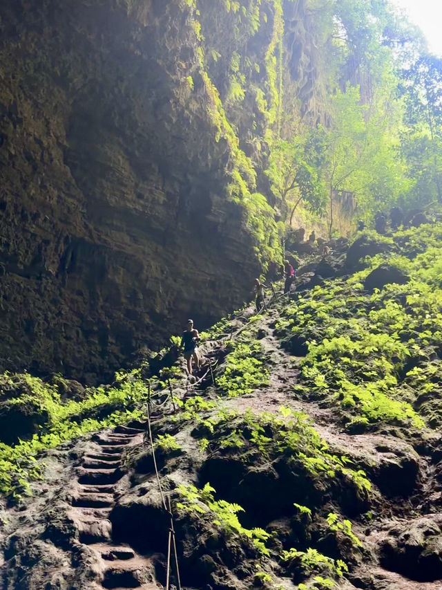 印尼 | 大冒險之旅 遊繩落洞穴尋找耶穌光🗺️
