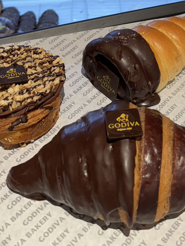 韓国/ソウル【新村】GODIVA bakery