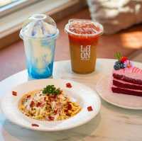คาเฟ่เปิดใหม่ บรรยากาศสุดชิลล์ติดริมน้ำ
