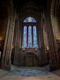 Liverpool Cathedral โบสถ์ที่ใหญ่ที่สุดของเมือง 💒
