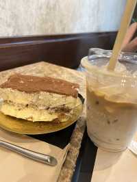 Momus Café, ภูเก็ต
