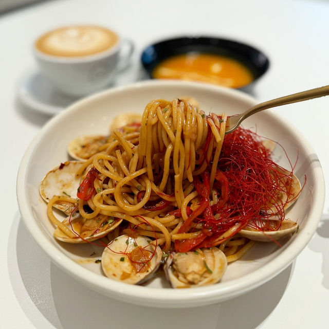超靚嘅拉花咖啡🐍人氣咖啡店抵食午市套餐