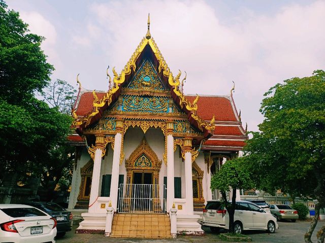 泰國曼谷湄南河畔著名皇家古跡寺廟景點：Wat Ratchaburana Ratchaworawihan 拉嘉布拉那寺，適合拍照📸打卡冥想