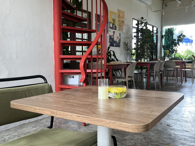 Summer Rain - Cafe & Casual Dining  🍵🌧️