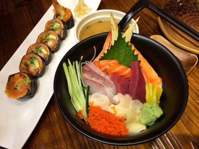 Have you ever tried a no-rice salmon maki?