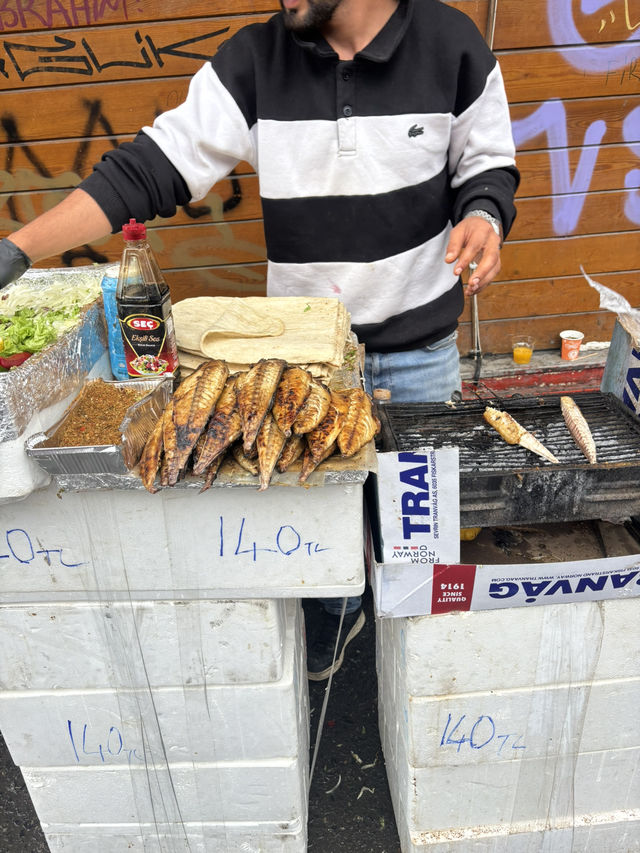 ソロ旅イスタンブール｜ガラタ橋で絶品さばサンド🐟