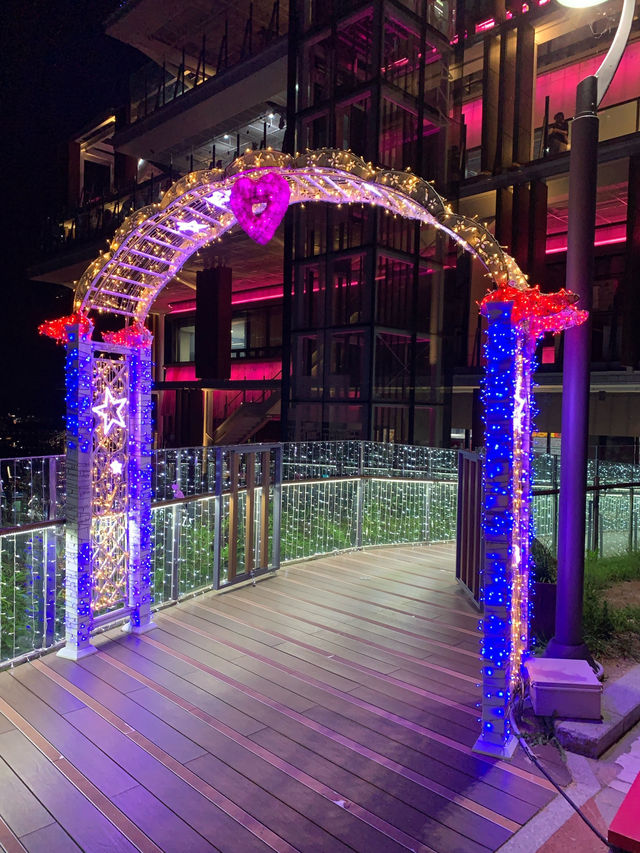  🌟 夜幕下的首爾：南山公園與首爾塔的浪漫體驗 🌌
