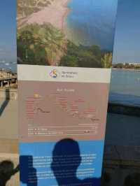 Cami de Ronda 是一條較長的健行步道，沿著這裡的海岸經過