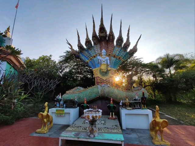พระพุทธสิหิงค์องค์ใหญ่ที่สุดในประเทศวัด