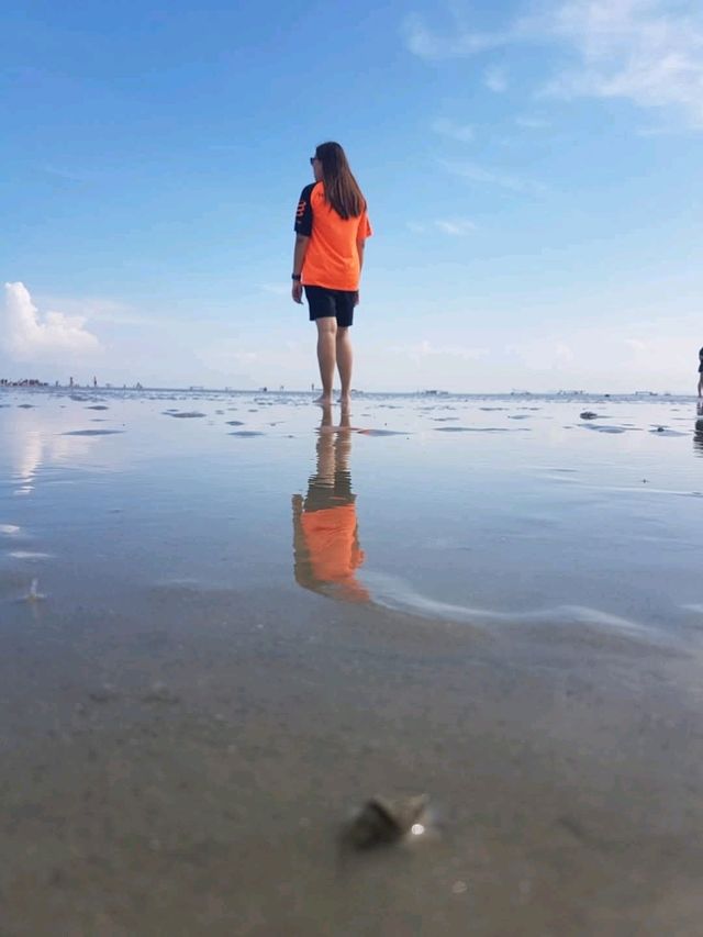 Sky Mirror, Kuala Selangor: A Surreal Sustainable Escape