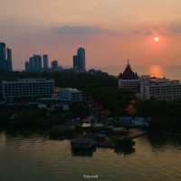 โรงแรมวิวทะเล สระว่ายน้ำสองสระ พัทยา