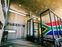 南非約翰內斯堡著名景點：種族隔離博物館Apartheid Museum，適合打卡拍照📸