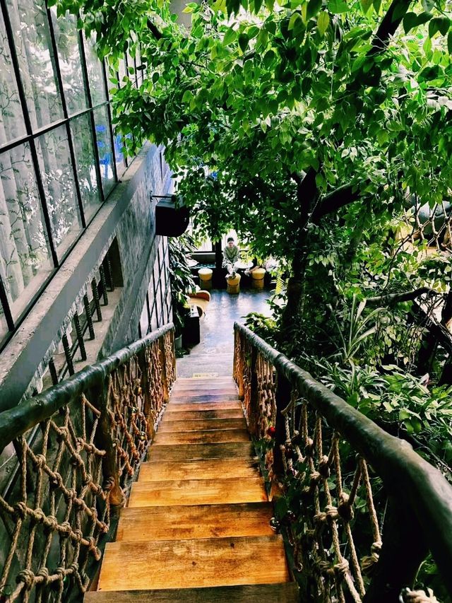 中國北京特色咖啡館：URBAN GREEN。