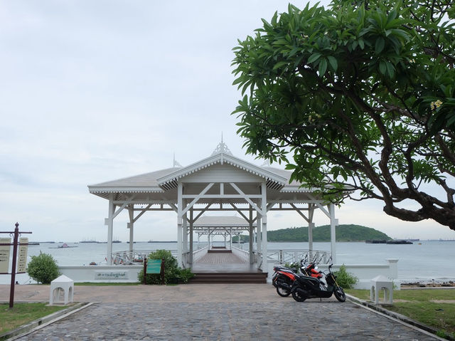 ร้อนนักไปพักร้อนที่ เกาะสีชัง 🏝️