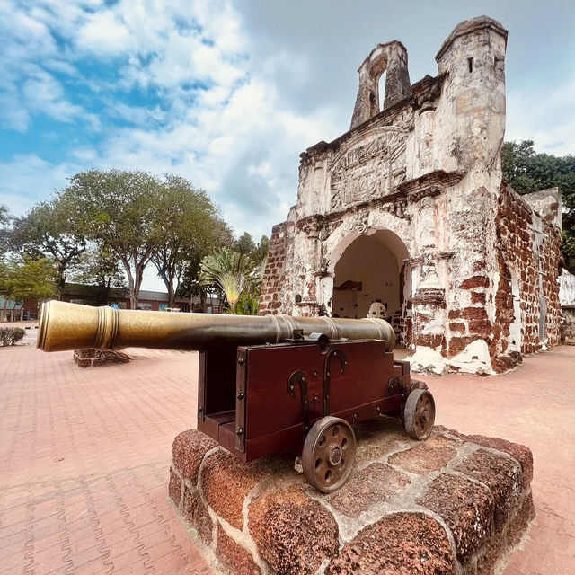 STEP INTO HISTORY | EXPLORING A FAMOSA FORTRESS