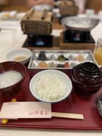 【群馬】 ライトアップされたプール 自分で作る温泉卵