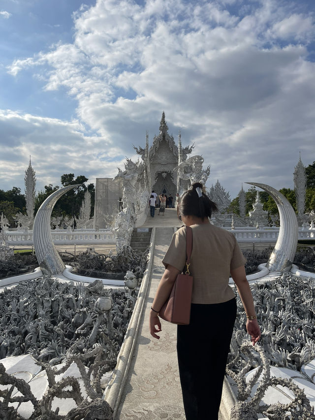 วัดร่องขุ่น จ.เชียงราย วัดต้องห้ามพลาด📌