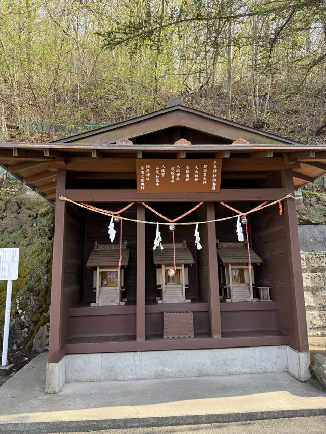  伊香保温泉の守り神「伊香保神社」—石段の頂上で願いを込める旅