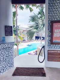 Living the Bali Dream at KOS One Hostel, Canggu 🌤️🎊