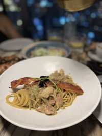 Spectrum Lounge & Bar: A Romantic Rooftop Oasis with Breathtaking Views & Exquisite Flavors!