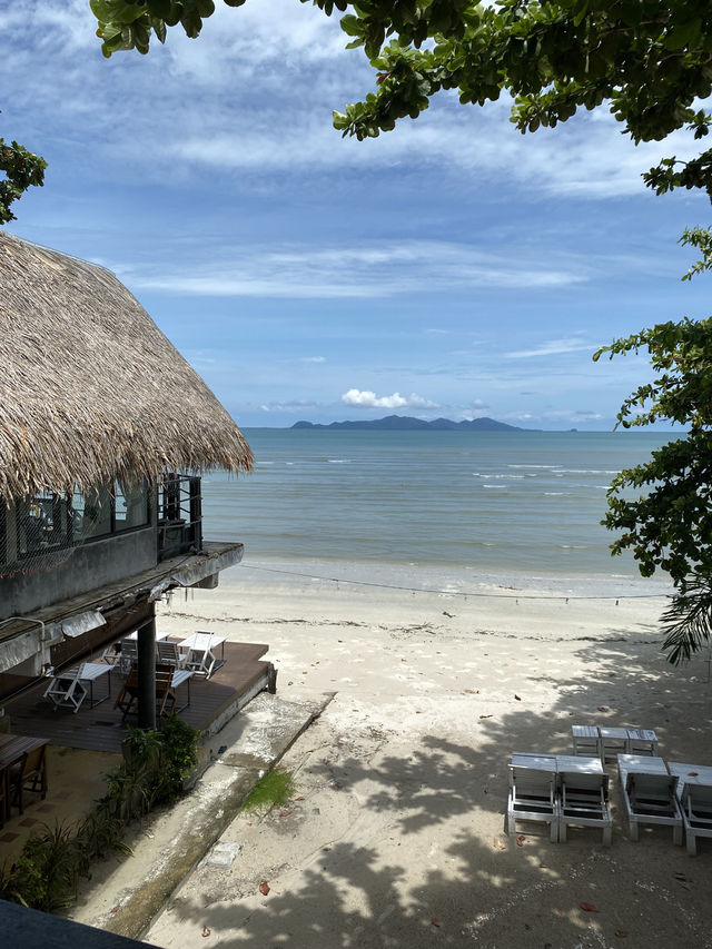 ใครว่าทะเลตรังไม่สวย?