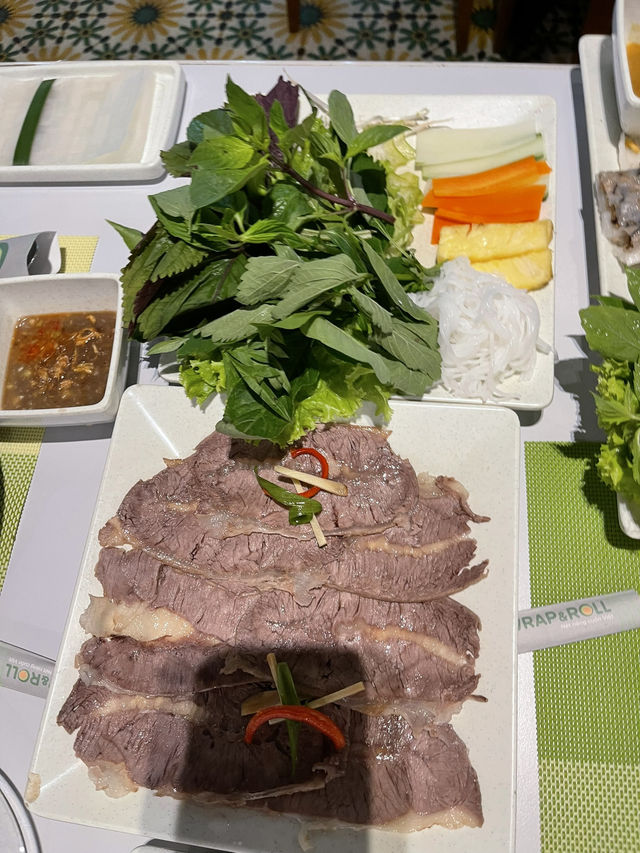 🌟 越南之美味：胡志明市 Wrap & Roll 餐廳試吃體驗 🇻🇳🍴