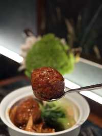 呢間餐廳環境舒適，食物質素好。