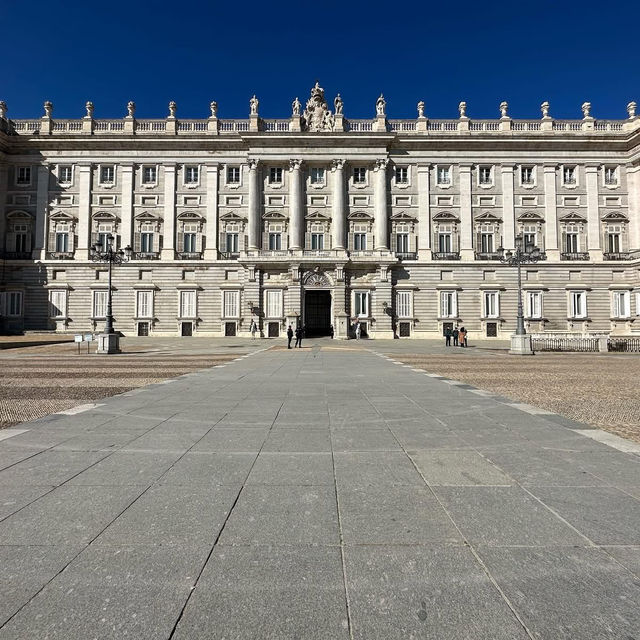🏛️✨ Plaza Mayor: Madrid’s Grand Heart of History & Habsburg Charm