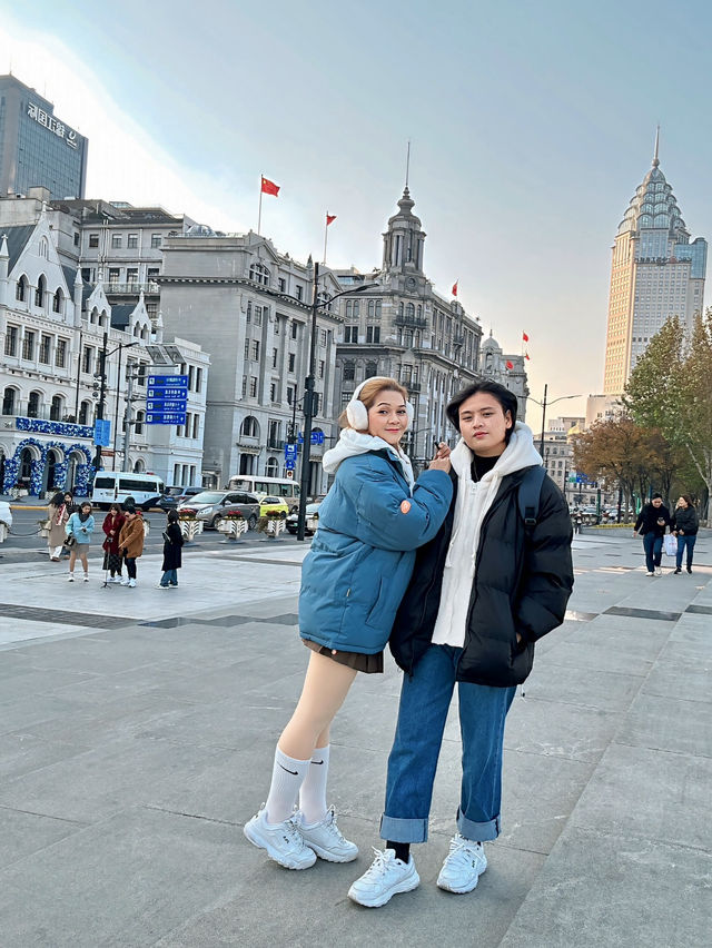 วัวกระทิง (The Bund)