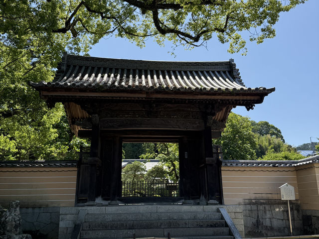 Dazaifu ศาลเจ้าใกล้ fukuoka