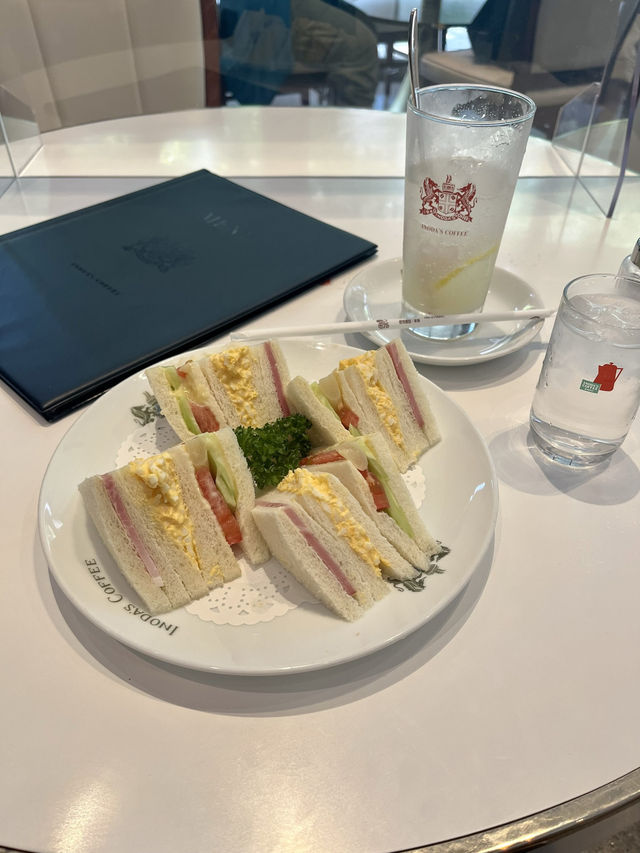 ☕️【京都・イノダコーヒ】 「コーヒーの香りが街の記憶になる」老舗喫茶で味わう、京都らしい朝の時間