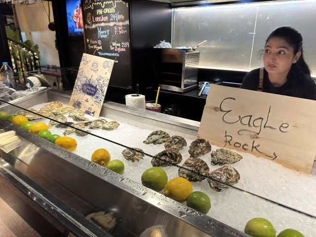 Bar D' Mare - Where Cozy Vibes Meet Fresh Oysters 🦪✨ 