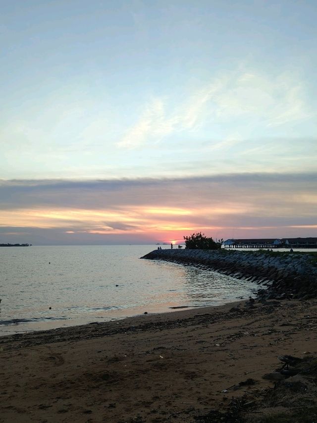 When the Sun Says Goodbye — Pantai Tanjung Gemuk Magic