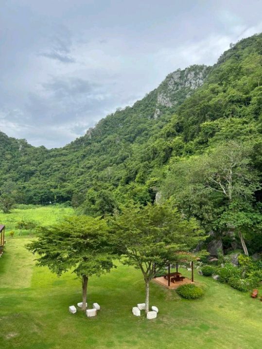 Hansar khaoyai