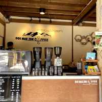 ร้านกาแฟดอกแม่จอก