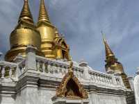 วัดตรีทศเทพ วัดสงบใจกลางเมือง