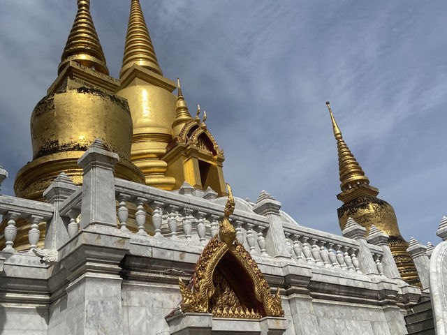 วัดตรีทศเทพ วัดสงบใจกลางเมือง