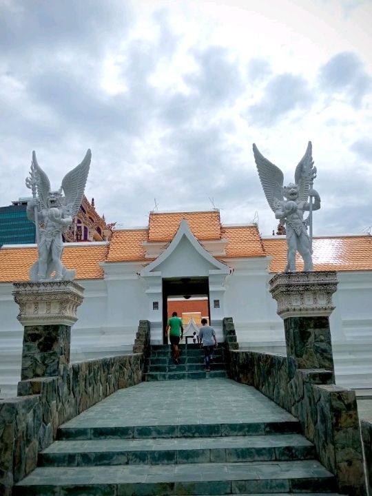 วัดปริวาสราชสงคราม วัดสวยย่านพระราม3