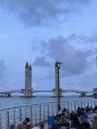 🏛️ Terengganu’s Royal Walk: Palaces, Bridges & Temples by the Sea 🕌🌉🏮