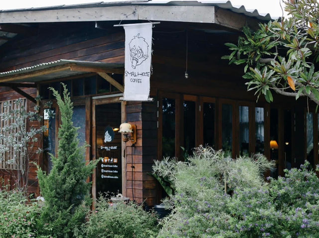 🏡 Small House Coffee คาเฟ่สไตล์โฮมมี่บางแสน