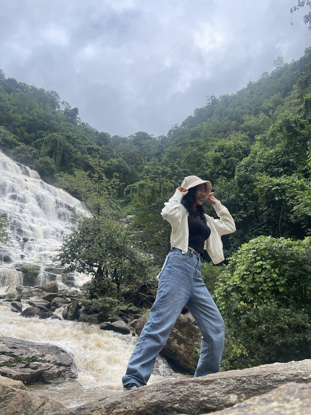 🌿 รีวิว: น้ำตกแม่ยะ – เสียงน้ำที่ปลุกใจให้ตื่น