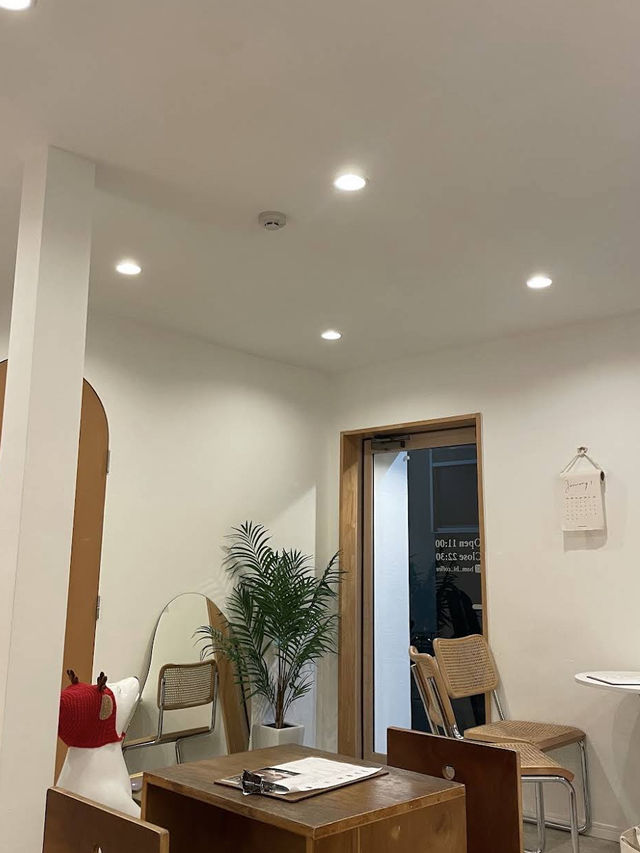 Bam Bi Café in Tokyo’s Shin-Okubo neighborhood