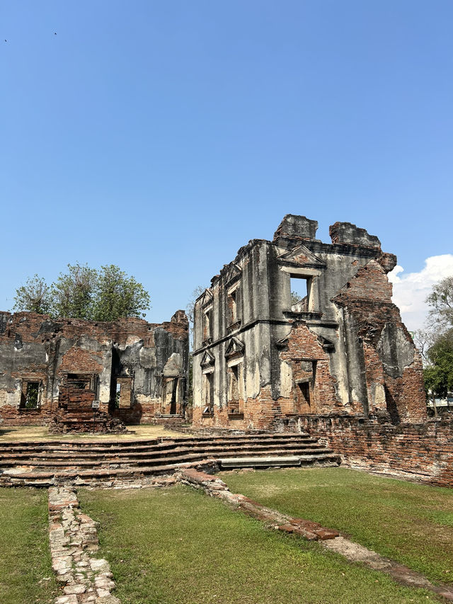 🏛️✨ “ลพบุรีวันเดียวก็เท่…ย้อนยุคกับพระนารายณ์ 