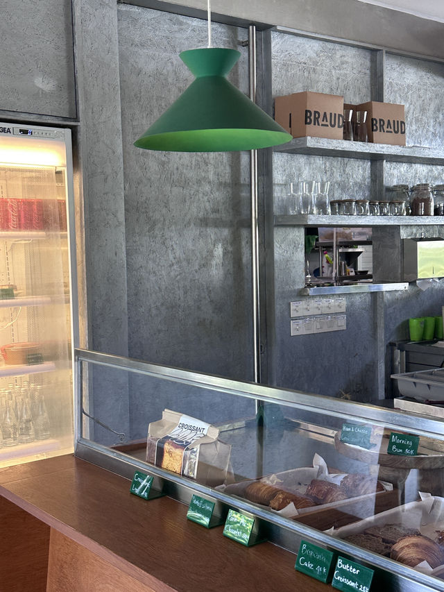 산책하다가 우연히 발견한 Braud Cafe 🌿