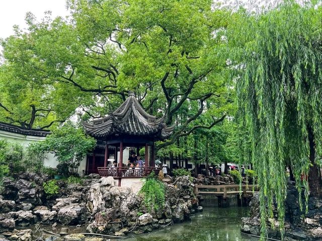 Yu Garden, Calm Corners and Classic China Feels 